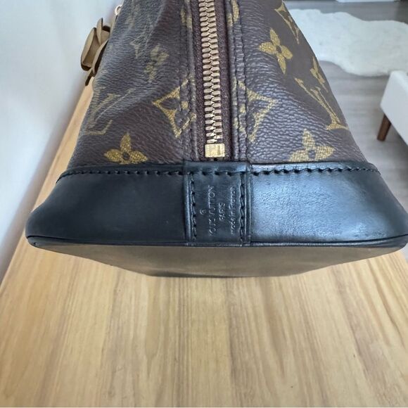 ✅AUTHENTIC✅LOUIS VUITTON ALMA PM - Picture 12 of 17